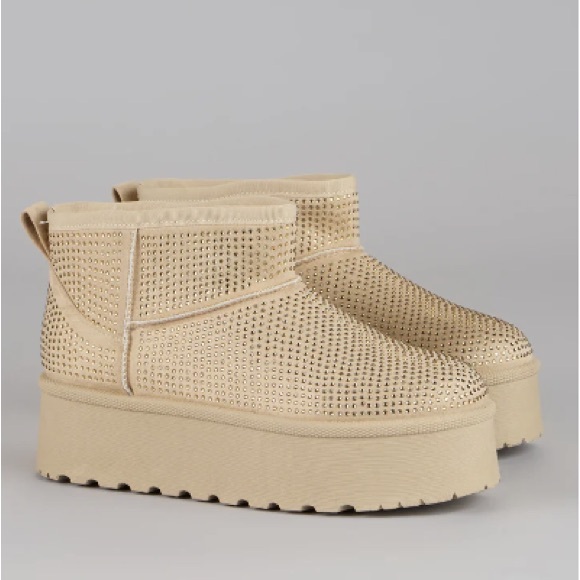 Windsor Shoes - Snow Glow Platform Rhinestone Booties 8 NIB